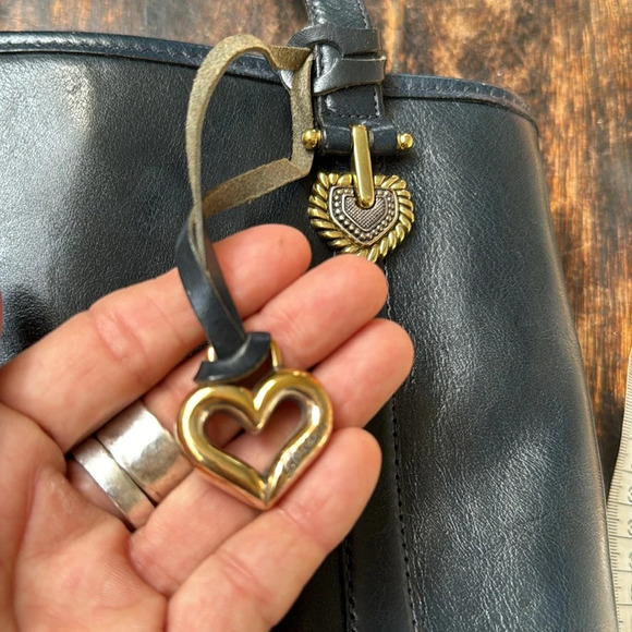 Brighton vtg navy blue leather with gold hardware large bucket back - Picture 14 of 15